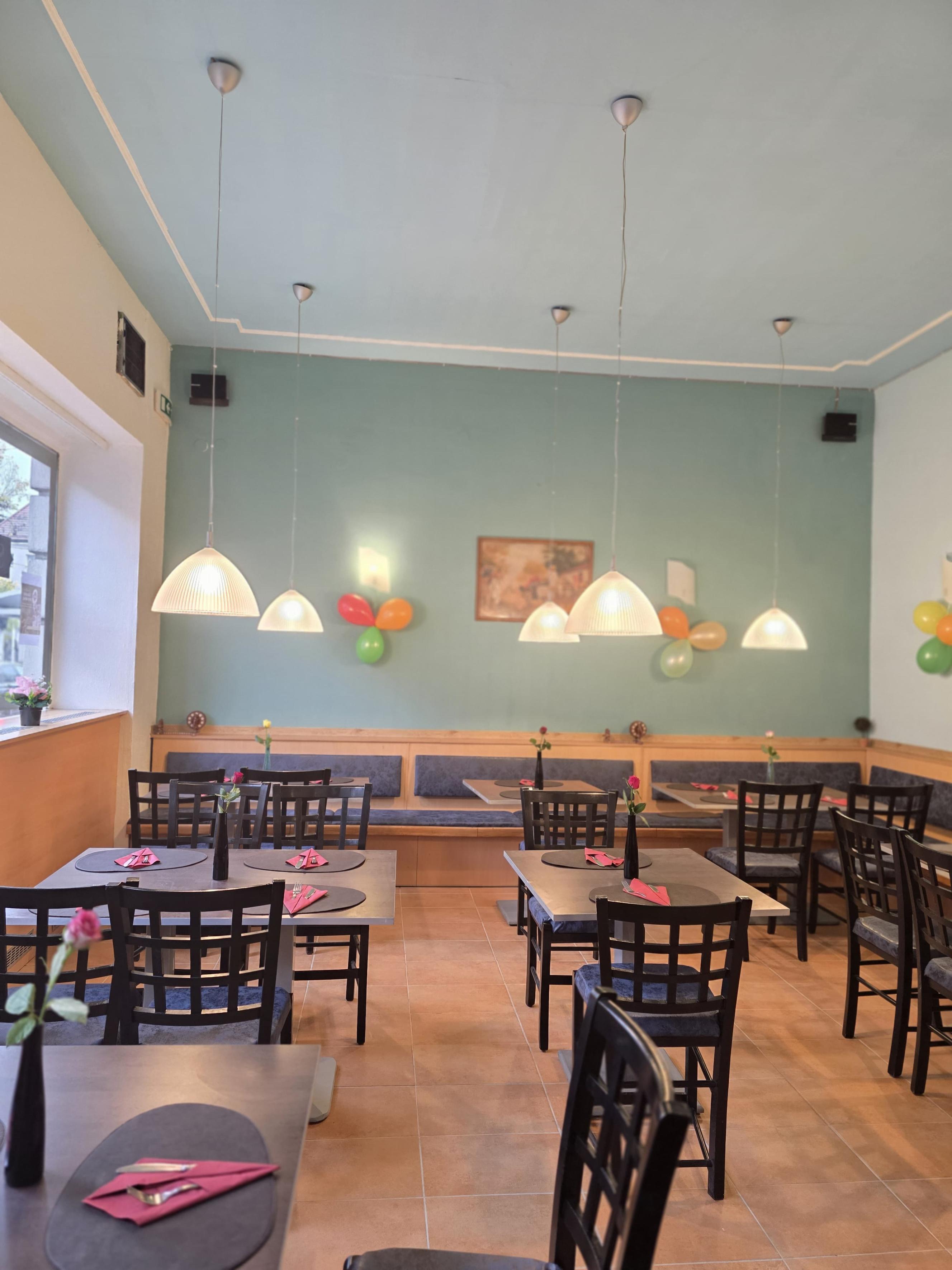 Swagat Indian Restaurant ambiance image 3